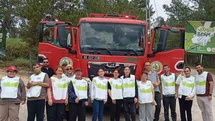 Bilecik’te gençler ormanda çöp toplayarak doğaya nefes oldu