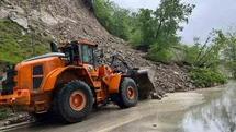 Ordu’da heyelan nedeniyle kısmen kapanan yol ulaşıma açıldı