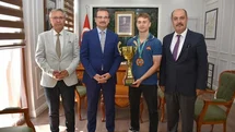 Salihli Kaymakamı Dünya Şampiyonunu Ağırladı