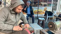 Tavşanlı'da Kurbanlık Bıçak Bileniyor