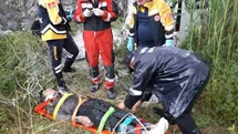 Muğla'da Uçuruma Düşen Araçta Yaralılar Bulundu