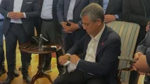 Özgür Özel Mutlak Butlan Tebligatını Yırttı