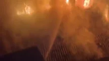 Geceyi aydınlatan yangın mahalleyi ayağa kaldırdı