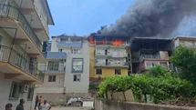 Aydın'da Çatı Yangını Çıktı
