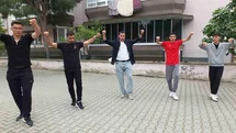 Burhaniyeli Gençler Gösterilere Hazırlanıyor