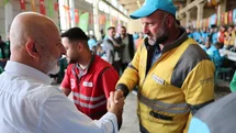 Başkan Çolakbayrakdar, personelle bayramlaştı