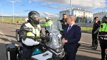 Kars'ta Vali Polat'tan Polis Ekiplerine Ziyaret
