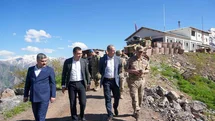 Hakkari'de Vali Taşyapan Güvenlik Güçleriyle Buluştu