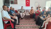 Kaymakam Topsakaloğlu, Şehit Komiser Ramazan Tülek'in Ailesine Bayram Ziyaretinde Bulundu