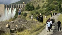 Karakaya Barajı’ndaki Su Tahliyesi Göz Kamaştırıyor