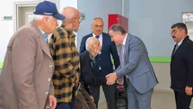Bayburt huzurevi sakinlerine bayram ziyareti