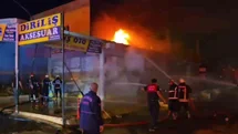 Şanlıurfa'da İki İş Yerinde Yangın Çıktı