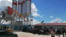 Hınıs’ta Yeni Beton Tesisi Açıldı