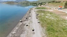 Elazığ'da Hazar Gölü Temizlendi