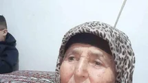 Tarlada uyuyan kadın iş makinesinin altında can verdi