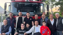 Engelli vatandaşlardan ve itfaiyeden yavru kargaya şefkat eli