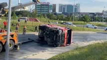 Bağcılar'da İtfaiye Aracı Devrildi