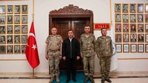 Vali Aydoğdu, Komutanları Ağırladı