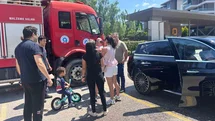 Antalya'da Kilitli Araçta Çocuk Kurtarıldı