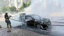 Otomobil Yangını Antalya'da Korkuttu