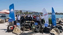 İzmir'de Deniz Temizliği Yapıldı