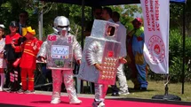 Mersin’de atıklar tasarıma dönüştü, çocuklar podyuma çıktı