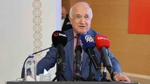 Cumhurbaşkanlığı Yüksek İstişare Kurulu Üyesi Çiçek: "Yeteri kadar kaliteli kanun çıkaramıyoruz"