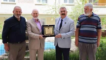 Başkan Sunar'dan Çevre Duyarlılığı Plaketi