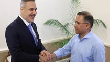 Hakan Fidan, Bangladeş'te Kabul Edildi