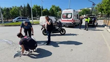 Kütahya’da motosiklet ile elektrikli bisiklet çarpıştı: 1 yaralı