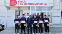 Dünya Şampiyonu Öğrencilere Ödül Verildi