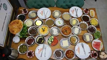 Van Kahvaltısı Dünya Kahvaltı Günü ile Tanıtılıyor