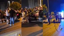 Toroslar’da Feci Kaza: Kontrolden Çıkan Araç Karşı Şeride Geçip Motosikletlilere Çarptı! 2 Yaralı