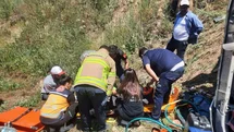 Balıkesir’de kamyon kazasında sürücü itfaiye ekiplerince kurtarıldı