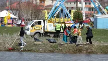 Üniversite öğrencileri, Kura Nehri çevresinde çöp topladı