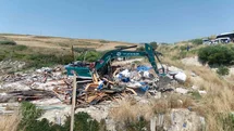 Adana'da Kaçak Yapı Yıkımları Devam Ediyor