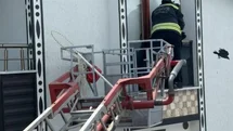 Tekirdağ'da Balkona Sıkışan Karga Kurtarıldı