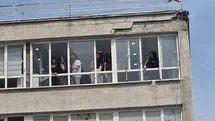 Samsun'da Düşen Sıva Parçaları Yaraladı