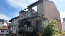 Sultanbeyli'de Çatı Yangını