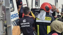 İki Kamyonun Karıştığı Kaza Eskişehir'de Meydana Geldi