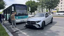 Otomobil ile Otobüs Çarpıştı: 1 Yaralı