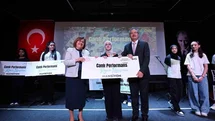 Gaziantep'te Sanatla Yükselen Öğrenciler Ödüllendirildi