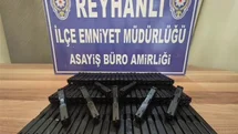 Hatay'da Otomobilde Silah Parçaları Ele Geçirildi
