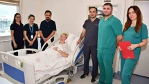 Karnından 12 kilogramlık yumurtalık kitlesi çıkarıldı