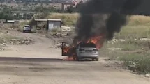 Seyir halindeki otomobil alev topuna döndü