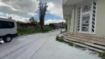 Kars’ta Dolu Yağışı Etkili Oldu