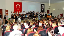 Çeşme'de Yıl Sonu Konseri Coşkusu