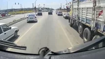 Osmaniye'de İtfaiye Aracına Geçiş Koridoru Oluşturuldu
