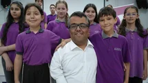 Kısa boyu nedeniyle zorbalık gördü, yaşadıklarını öğrencilerle paylaşıyor
