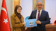 Bayburt'taki Öğrencilere Umre Ödülleri Verildi